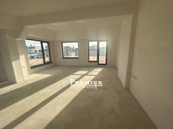 Тристаен апартамент в Бургас, Изгрев - 147 кв.м за 1539 €/кв.м - Снимка #1