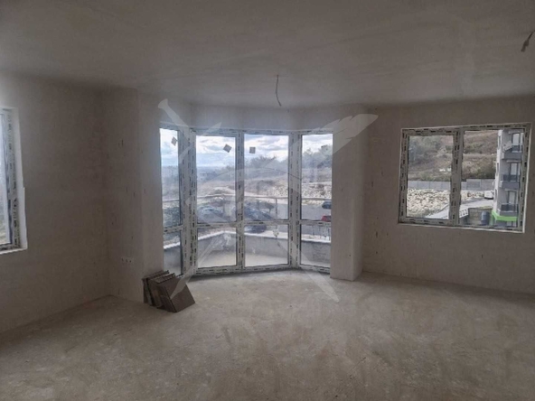 Тристаен апартамент в Варна, Кайсиева градина - 98 кв.м за 1429 €/кв.м - Снимка #1