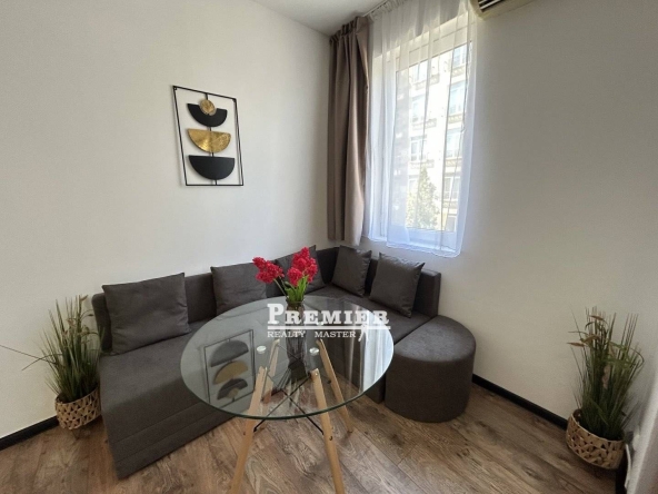 Двустаен апартамент в к.к. Слънчев бряг - 60 кв.м за 1117 €/кв.м - Снимка #1