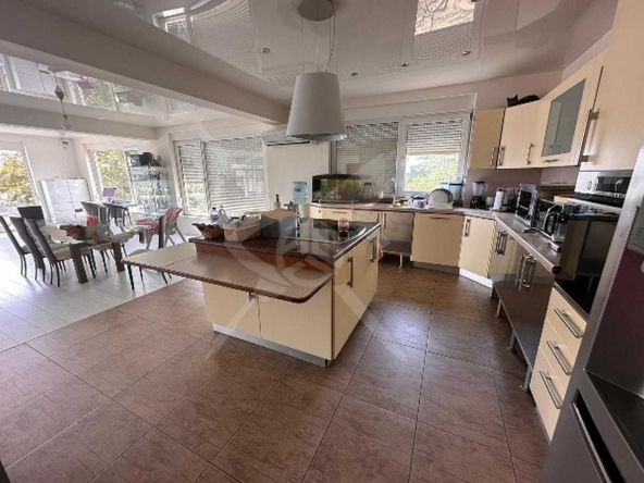 Къща в Варна, м-т Траката - 909 кв.м за 879 €/кв.м - Снимка #1