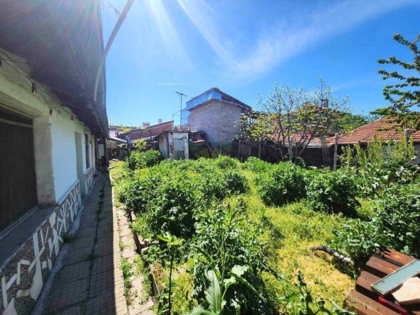 Парцел в Пазарджик, Руски - 322 кв.м за 341 €/кв.м - Снимка #1