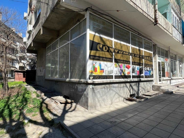 Магазин в Търговище, Център - 90 кв.м за 1134 €/кв.м - Снимка #1
