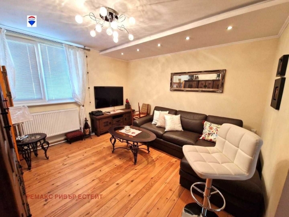 Етаж от къща в Русе, Родина 2 - 87 кв.м за 1735 €/кв.м - Снимка #1