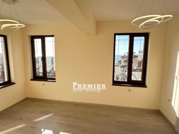 Тристаен апартамент в Свети Влас - 87 кв.м за 2012 €/кв.м - Снимка #1