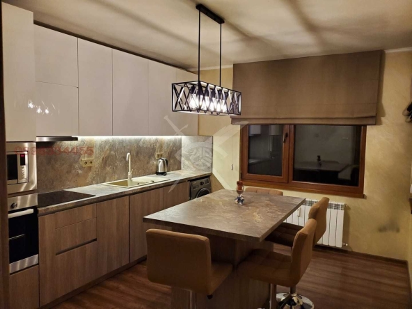 Дава се под наем Тристаен апартамент в София, Изгрев - 85 кв.м за 990 € - Снимка #1