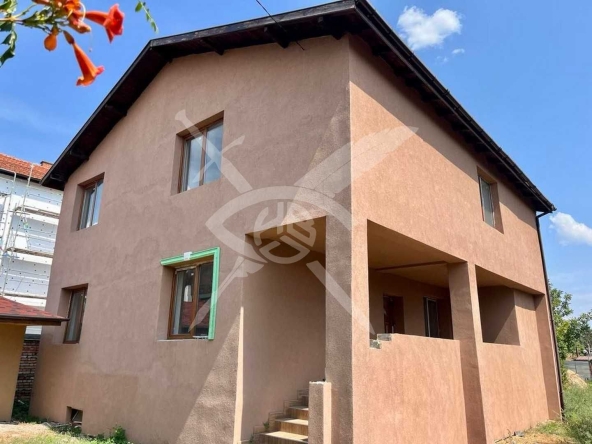 Къща в Нови Искър - 150 кв.м за 2000 €/кв.м - Снимка #1