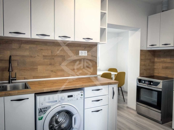 Дава се под наем Етаж от къща в София, Модерно предградие - 70 кв.м за 750 € - Снимка #1