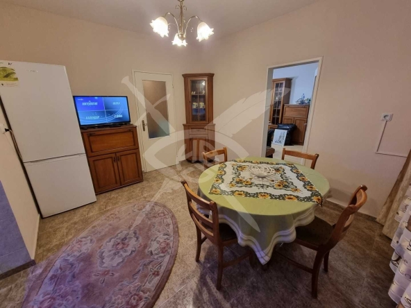 Дава се под наем Тристаен апартамент в София, Слатина - 122 кв.м за 800 € - Снимка #1