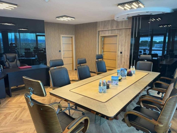 Дава се под наем Офис в София, Лозенец - 327 кв.м за 1980 € - Снимка #1