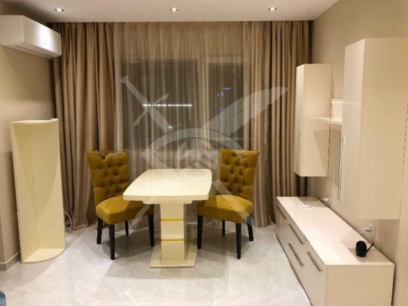 Дава се под наем Тристаен апартамент в София, Стрелбище - 100 кв.м за 950 € - Снимка #1