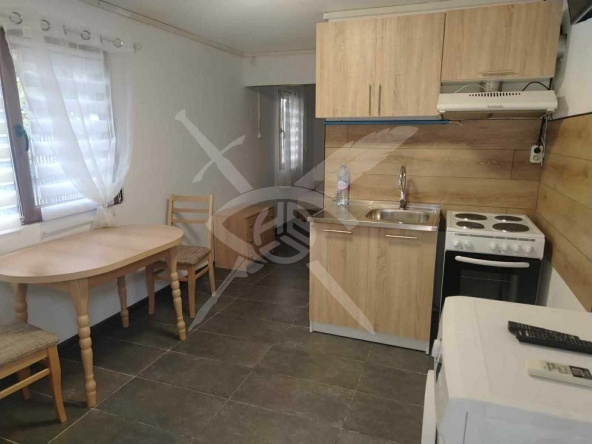 Дава се под наем Етаж от къща в София, Враждебна - 30 кв.м за 350 € - Снимка #1