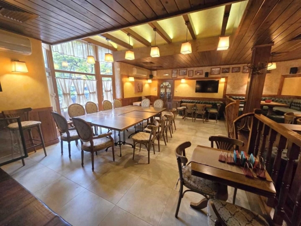 Заведение в Разлог - 111 кв.м за 1802 €/кв.м - Снимка #1