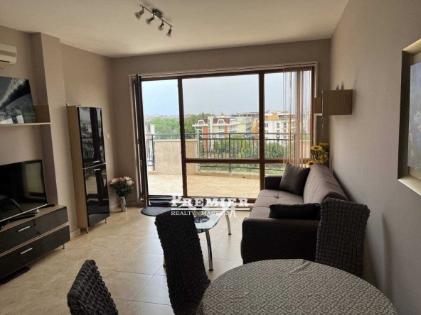 Двустаен апартамент в к.к. Слънчев бряг - 70 кв.м за 1343 €/кв.м - Снимка #1