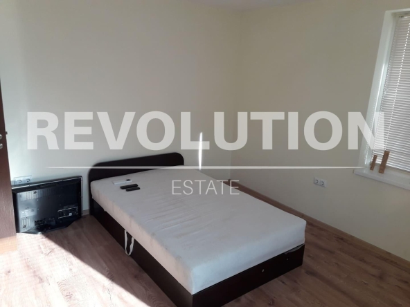 Дава се под наем Етаж от къща в Варна, Владислав Варненчик - 70 кв.м за 425 € - Снимка #1