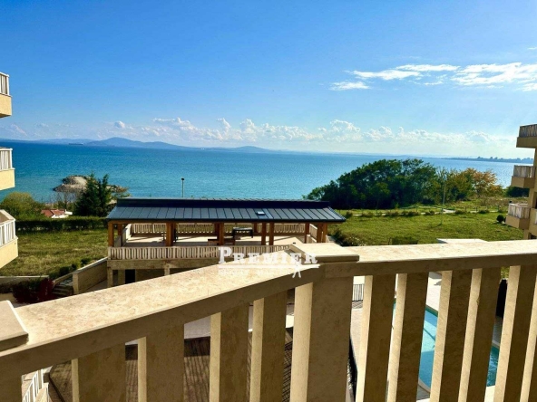 Двустаен апартамент в Бургас, Акациите - 102 кв.м за 2015 €/кв.м - Снимка #1