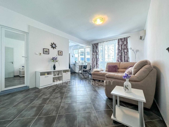 Двустаен апартамент в Поморие - 70 кв.м за 1128 €/кв.м - Снимка #1