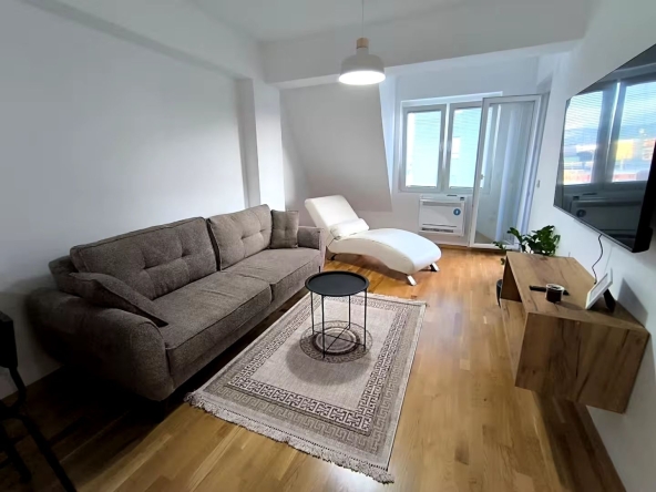 Дава се под наем Двустаен апартамент в София, Младост 1А - 77 кв.м за 459 € - Снимка #1