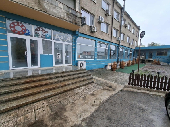 Магазин в Шумен, Математическа гимназия - 500 кв.м за 3 €/кв.м - Снимка #1