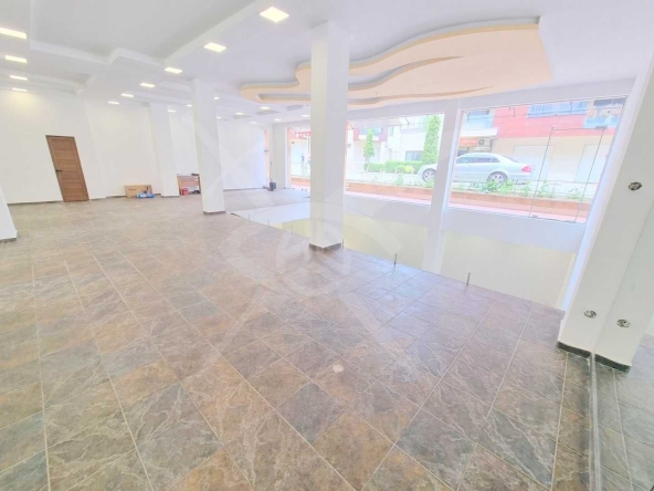 Магазин в София, Витоша - 621 кв.м за 1047 €/кв.м - Снимка #1