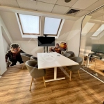 Дава се под наем Офис в София, Зона Б-18 - 230 кв.м за 1500 € - Снимка #1