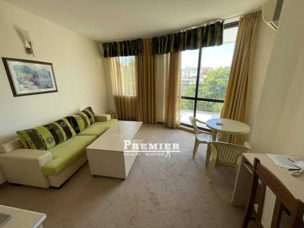 Двустаен апартамент в к.к. Слънчев бряг - 62 кв.м за 984 €/кв.м - Снимка #1