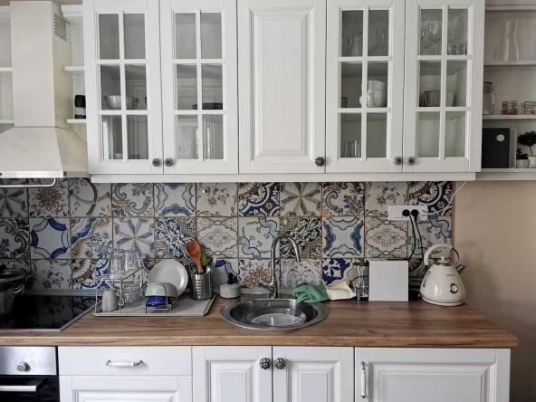 Тристаен апартамент в Пловдив, Съдийски - 95 кв.м за 1979 €/кв.м - Снимка #1