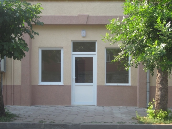 Дава се под наем Гараж / Паркомясто в Велинград - 40 кв.м за 229.5 € - Снимка #1