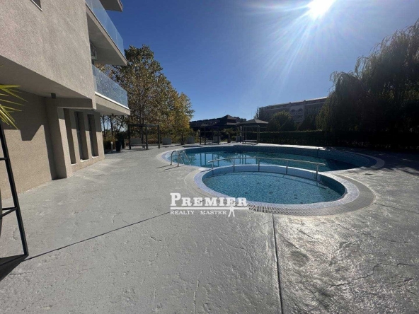 Двустаен апартамент в Бургас, Акациите - 64 кв.м за 1993 €/кв.м - Снимка #1