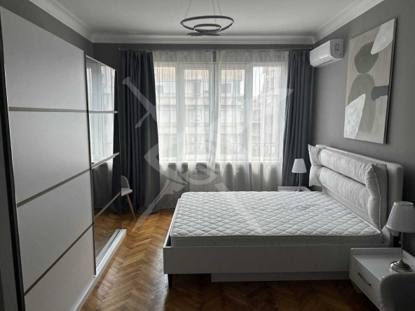 Дава се под наем Тристаен апартамент в София, Център - 110 кв.м за 1296.42 € - Снимка #1