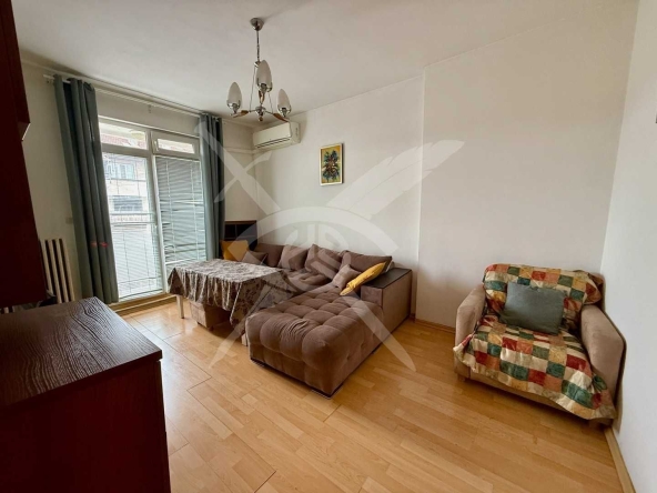 Дава се под наем Тристаен апартамент в София, Център - 77 кв.м за 747.66 € - Снимка #1