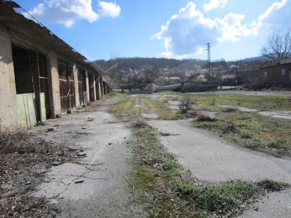 Парцел в с. Веселиново, Област Шумен - 6398 кв.м за 16 €/кв.м - Снимка #1