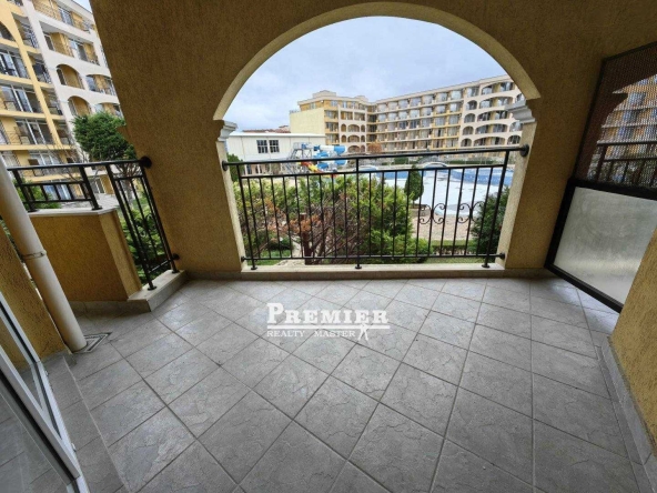 Тристаен апартамент в Бургас, Акациите - 95 кв.м за 628 €/кв.м - Снимка #1