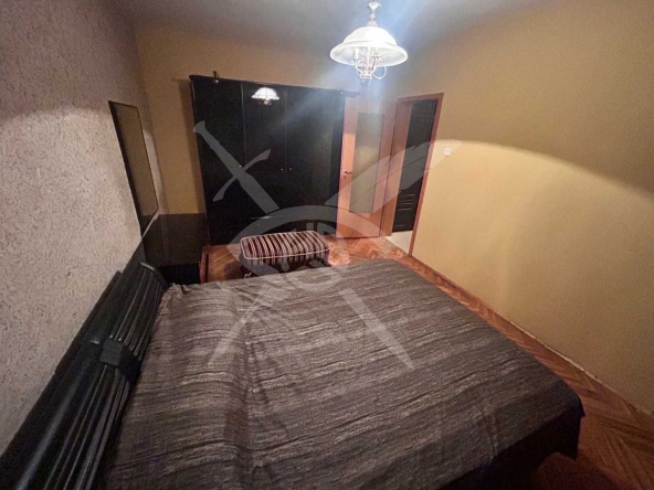 Дава се под наем Тристаен апартамент в София, Медицинска академия - 140 кв.м за 1097.01 € - Снимка #1