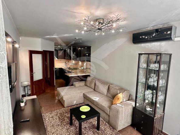 Дава се под наем Двустаен апартамент в София, Хладилника - 60 кв.м за 727.77 € - Снимка #1