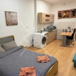 Дава се под наем Едностаен апартамент в София, Център - 30 кв.м за 747.66 € - Снимка #1