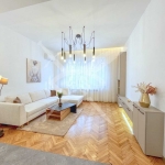 Тристаен апартамент в София, Център - 90 кв.м за 2805 €/кв.м - Снимка #1