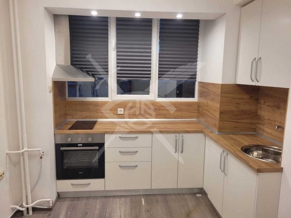 Дава се под наем Тристаен апартамент в София, Център - 62 кв.м за 822.63 € - Снимка #1