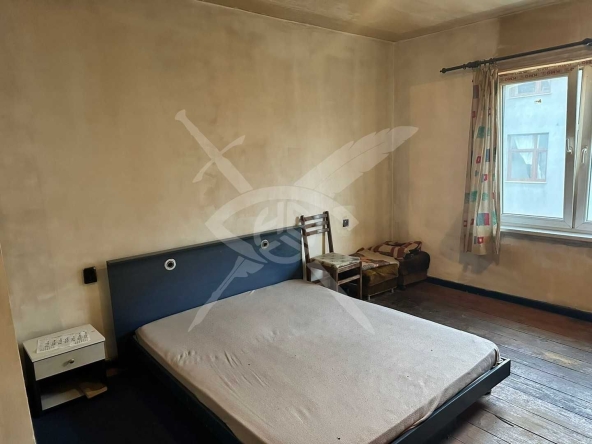 Тристаен апартамент в София, Център - 80 кв.м за 988 €/кв.м - Снимка #1