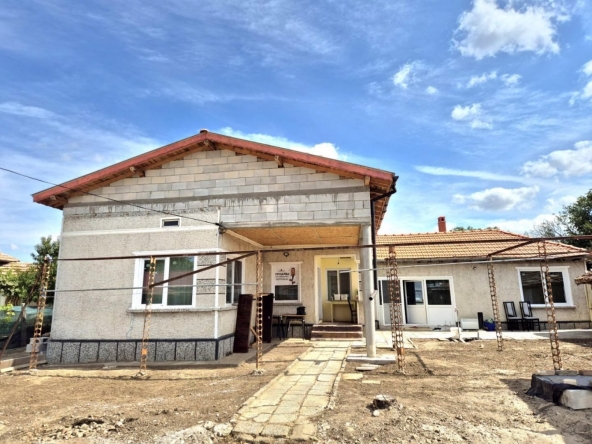 Къща в с. Коларци, Област Добрич - 100 кв.м за 255 €/кв.м - Снимка #1