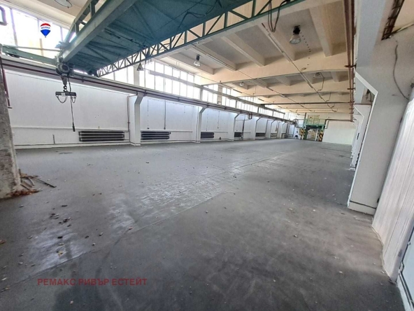 Дава се под наем Промишлена сграда в Русе, Родина 1 - 1000 кв.м за 5508 € - Снимка #1