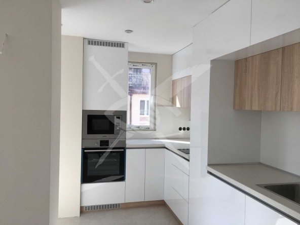 Дава се под наем Тристаен апартамент в София, Карпузица - 98 кв.м за 698.19 € - Снимка #1