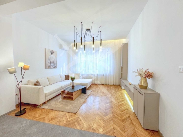 Тристаен апартамент в София, Център - 90 кв.м за 2805 €/кв.м - Снимка #1