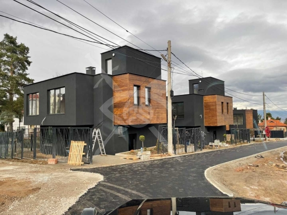 Къща в София, в.з. Малинова долина - 247 кв.м за 1322 €/кв.м - Снимка #1