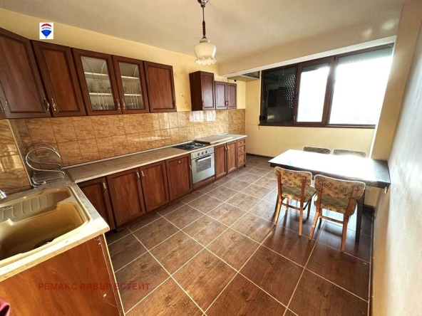 Мезонет в Русе, Възраждане - 152 кв.м за 745 €/кв.м - Снимка #1