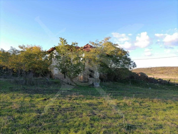 Парцел в с. Манастир, Област Варна - 730 кв.м за 11 €/кв.м - Снимка #1