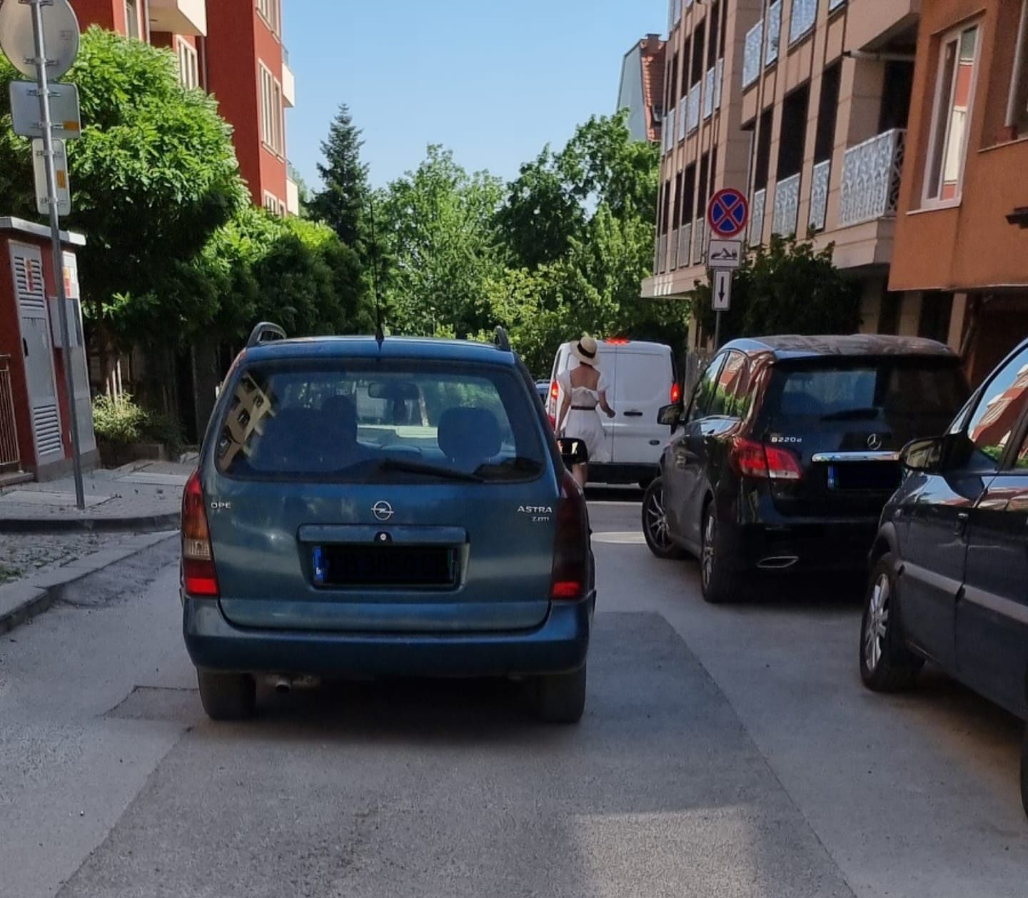 Дава се под наем Гараж / Паркомясто в София, Бъкстон - 17 кв.м за 184.11 € - Снимка #1