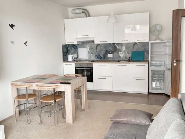 Дава се под наем Двустаен апартамент в Пловдив, Тракия - 52 кв.м за 298.86 € - Снимка #1