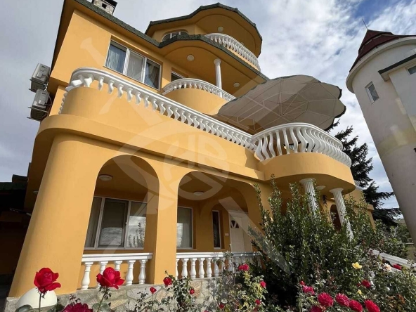 Къща в Варна, м-т Траката - 500 кв.м за 1700 €/кв.м - Снимка #1