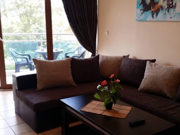 Дава се под наем Тристаен апартамент в к.к. Слънчев бряг - 95 кв.м за 4590 € - Снимка #1