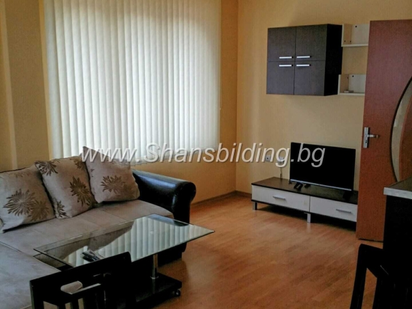 Дава се под наем Тристаен апартамент в Пловдив, Център - 90 кв.м за 450 € - Снимка #1